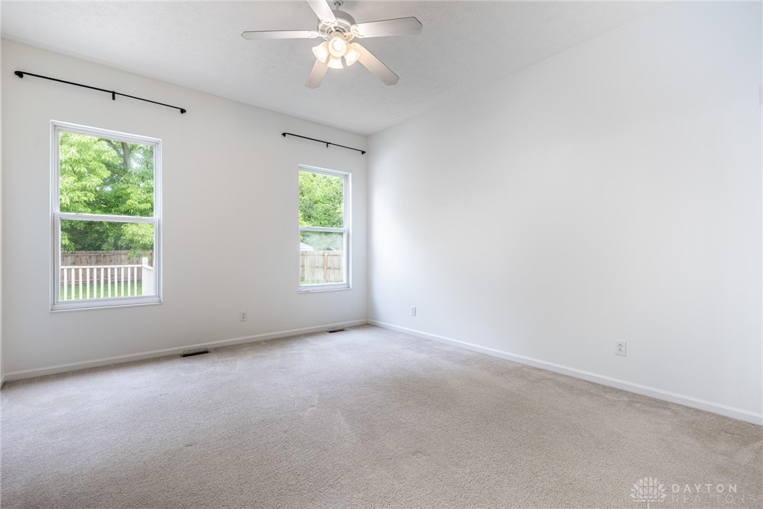2465 Dewpoint Circle, Fairborn, Ohio image 20