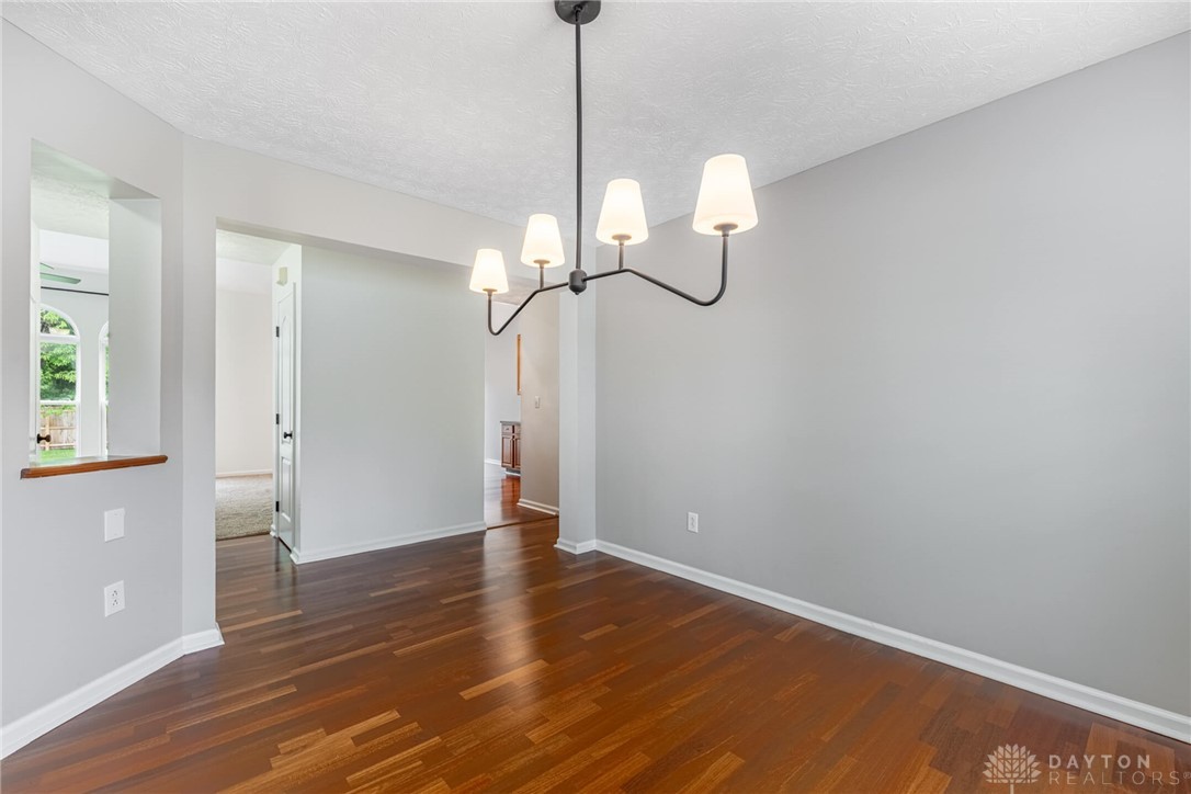 2465 Dewpoint Circle, Fairborn, Ohio image 6