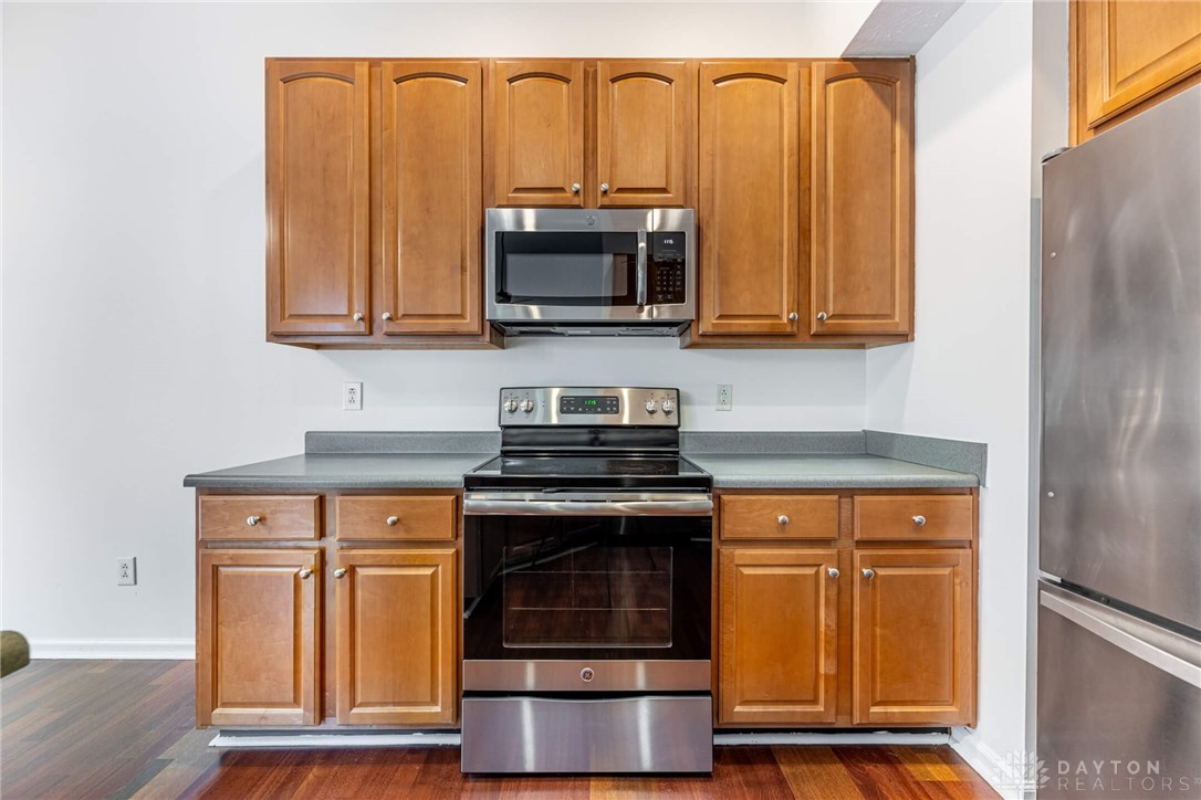2465 Dewpoint Circle, Fairborn, Ohio image 18