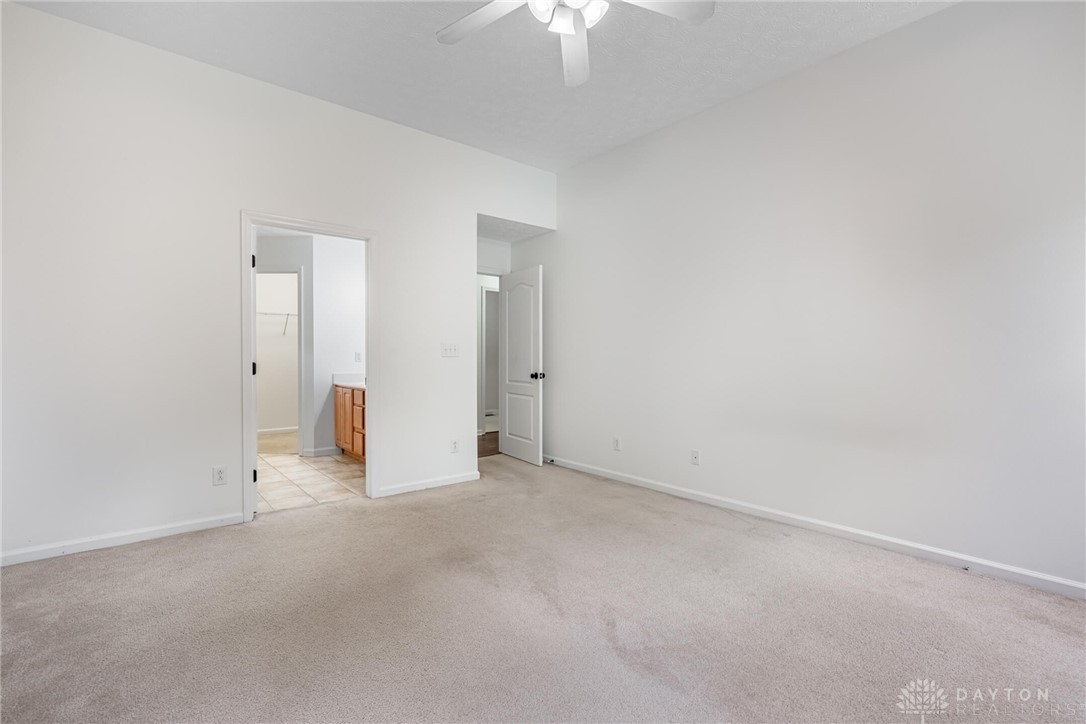 2465 Dewpoint Circle, Fairborn, Ohio image 21