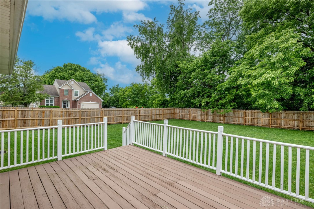 2465 Dewpoint Circle, Fairborn, Ohio image 41