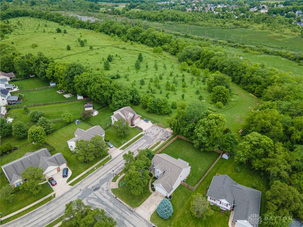2465 Dewpoint Circle, Fairborn, Ohio image 3