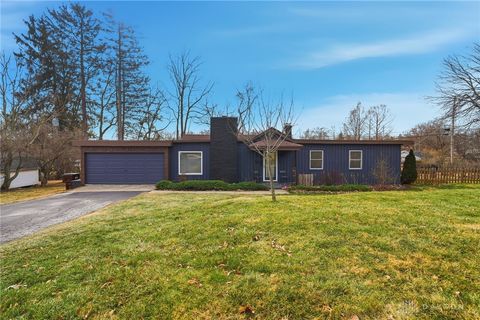 Photo of 3941 Roslyn Avenue, Dayton, OH 45429 (MLS # 951382)