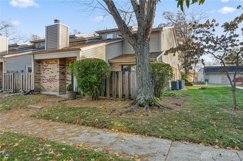 Photo of 460 Jamestown Circle, Dayton, OH 45458 (MLS # 948106)