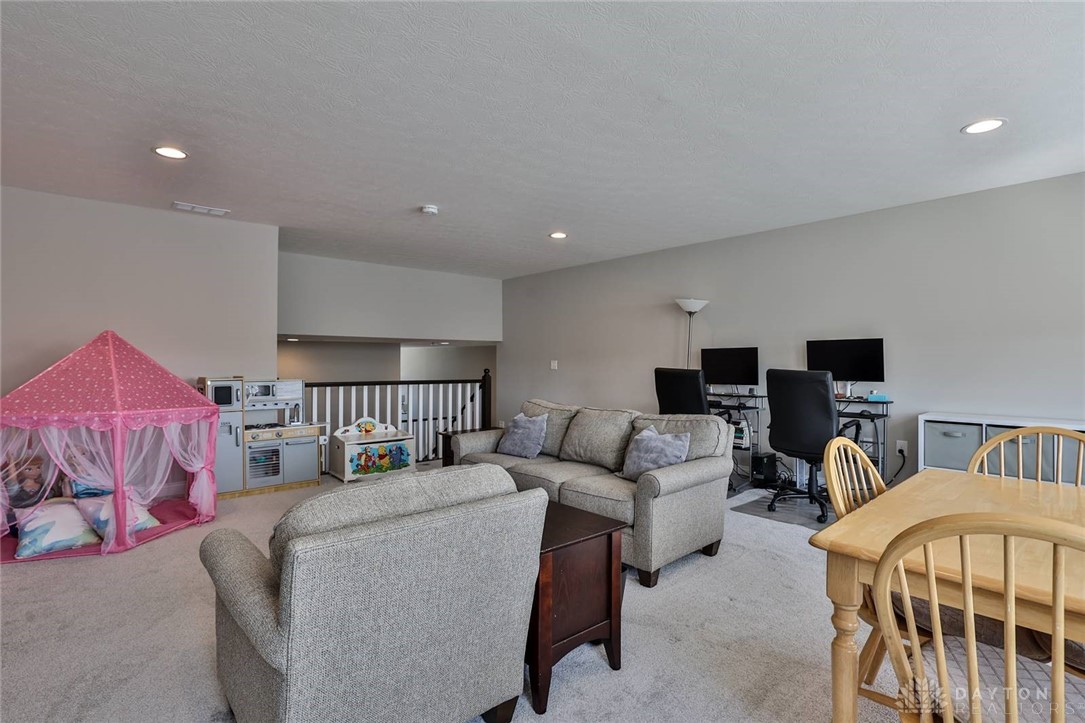 684 Newton Drive, Beavercreek, Ohio image 12