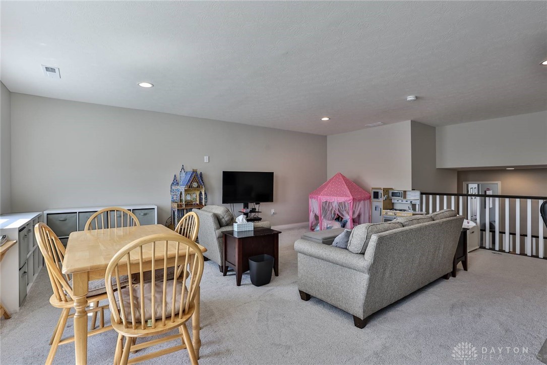 684 Newton Drive, Beavercreek, Ohio image 13