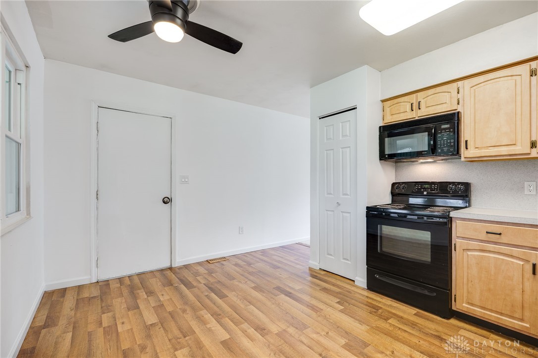 1052 Greenfield Drive, Troy, Ohio image 14