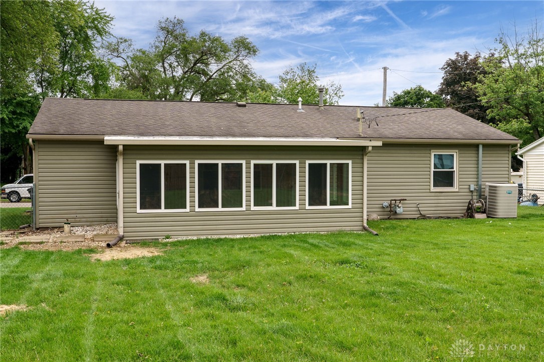 1052 Greenfield Drive, Troy, Ohio image 35