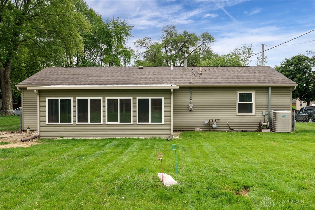 1052 Greenfield Drive, Troy, Ohio image 34
