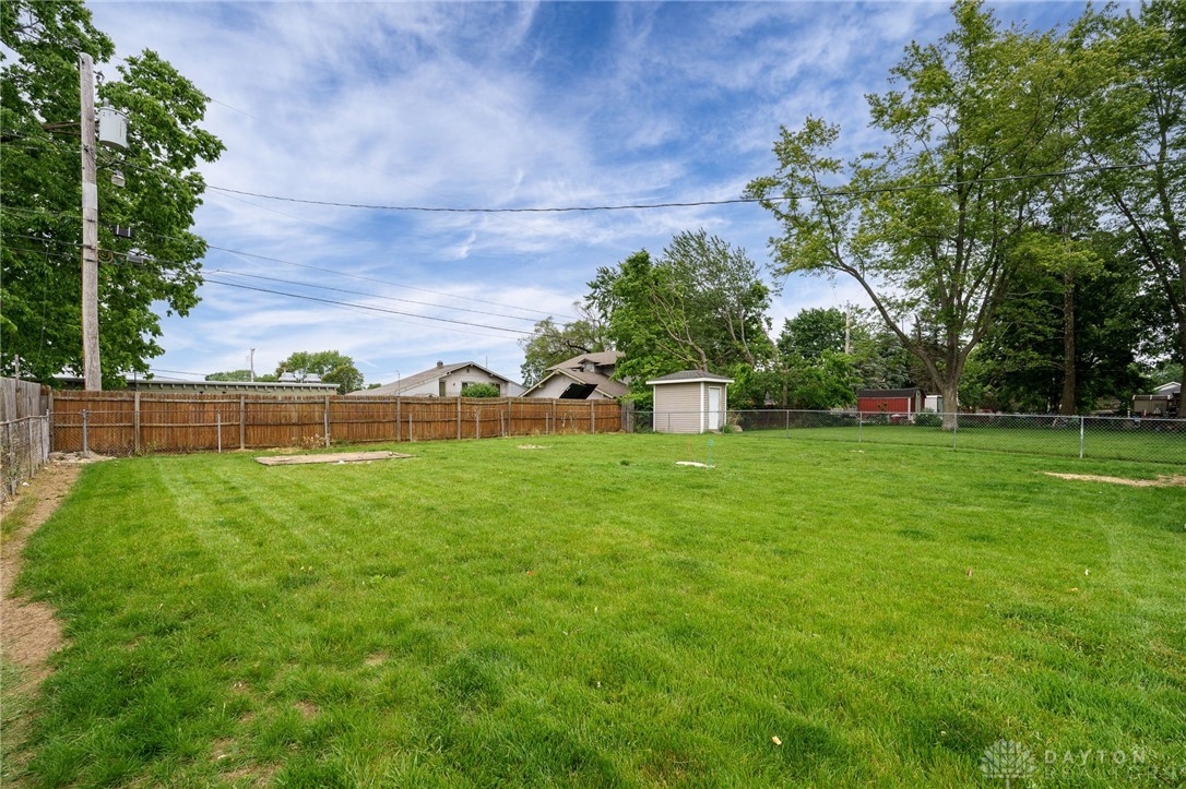 1052 Greenfield Drive, Troy, Ohio image 32