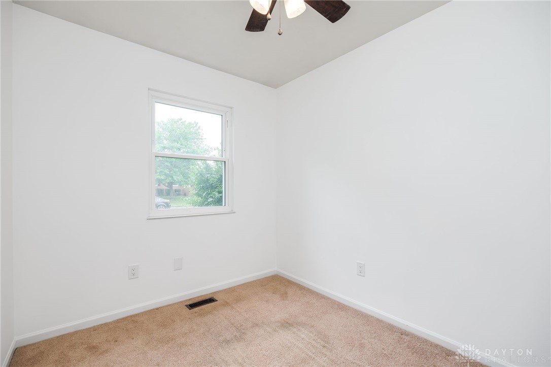 1052 Greenfield Drive, Troy, Ohio image 20