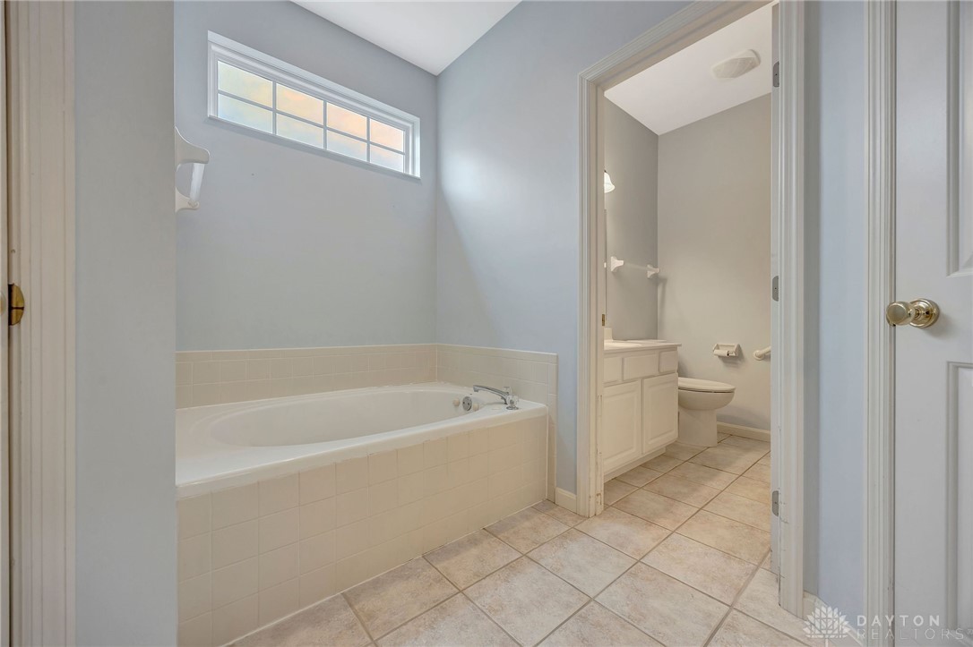 2773 Mill Pond Court, Hamilton, Ohio image 27