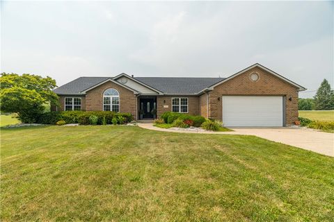 Photo of 815 W Eva Circle, Springfield Twp, OH 45504 (MLS # 964509)