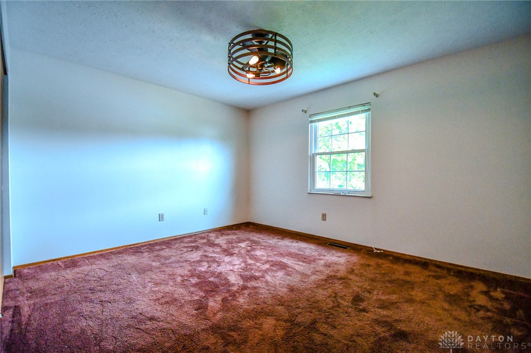 1015 Brookwood Court, Fairborn, Ohio image 31