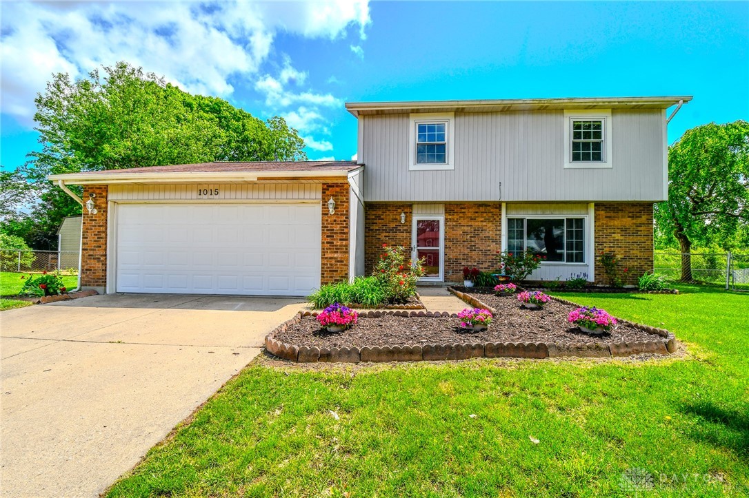 1015 Brookwood Court, Fairborn, Ohio image 1