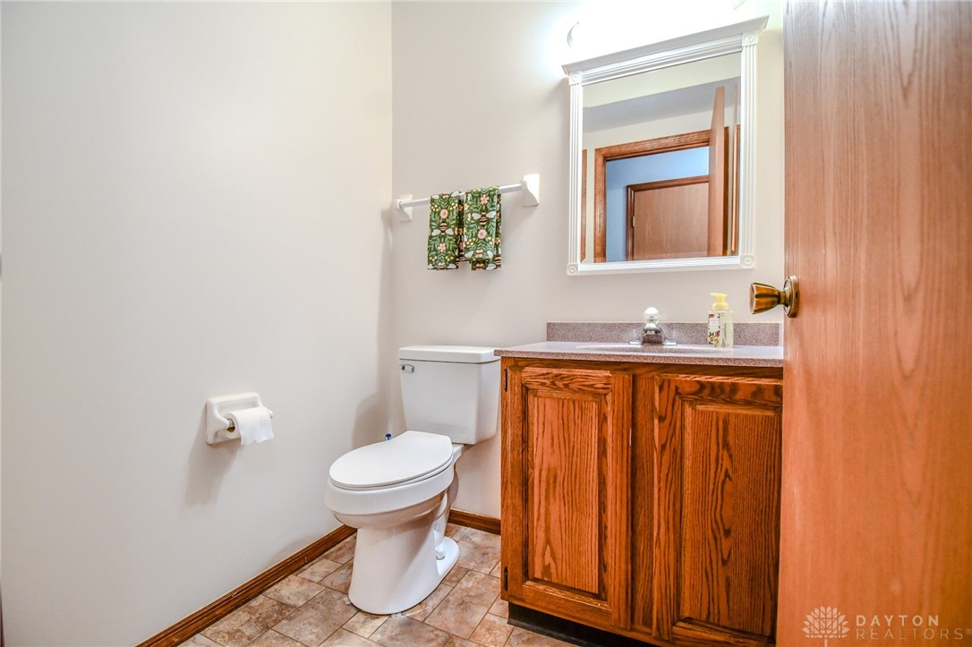 1015 Brookwood Court, Fairborn, Ohio image 17