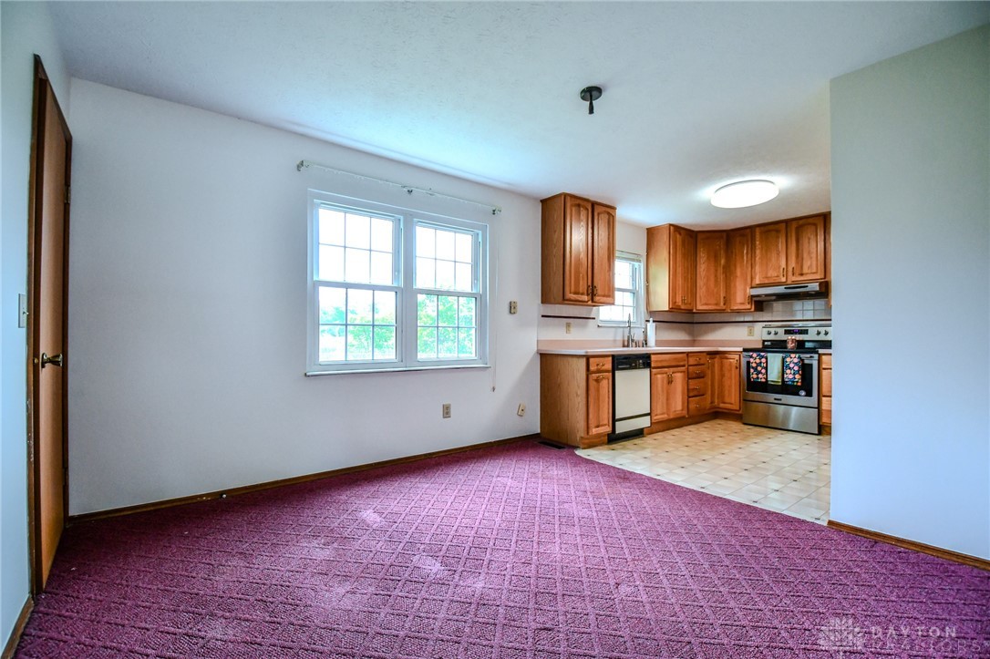 1015 Brookwood Court, Fairborn, Ohio image 9