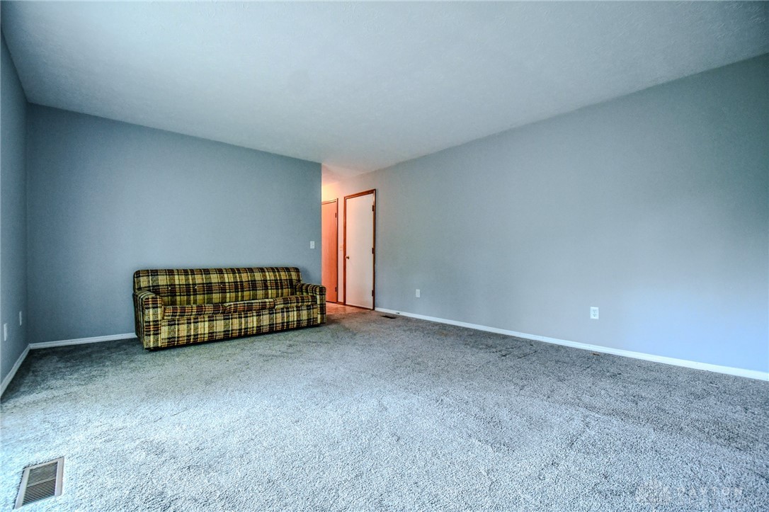 1015 Brookwood Court, Fairborn, Ohio image 18
