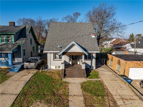 Photo of 4415 Lee Drive, Dayton, OH 45417 (MLS # 948362)