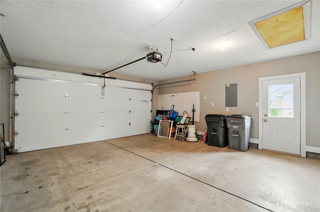 865 Willow Creek Way, Troy, Ohio image 42
