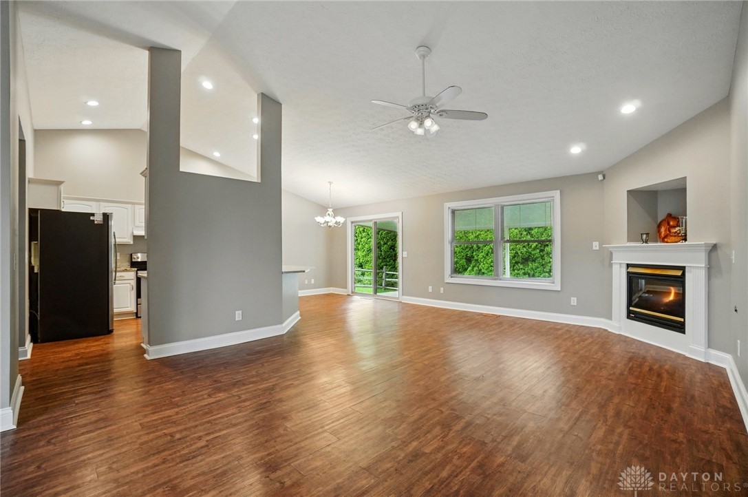 865 Willow Creek Way, Troy, Ohio image 11