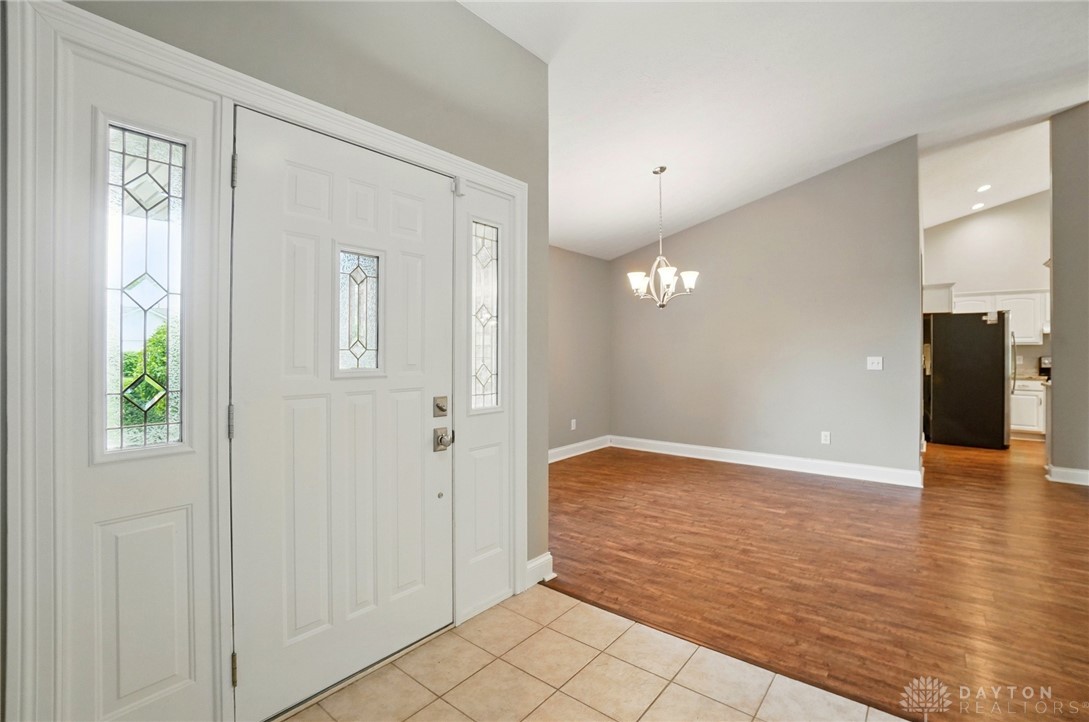 865 Willow Creek Way, Troy, Ohio image 8