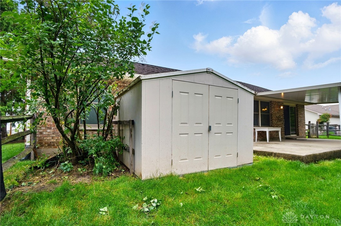 865 Willow Creek Way, Troy, Ohio image 45