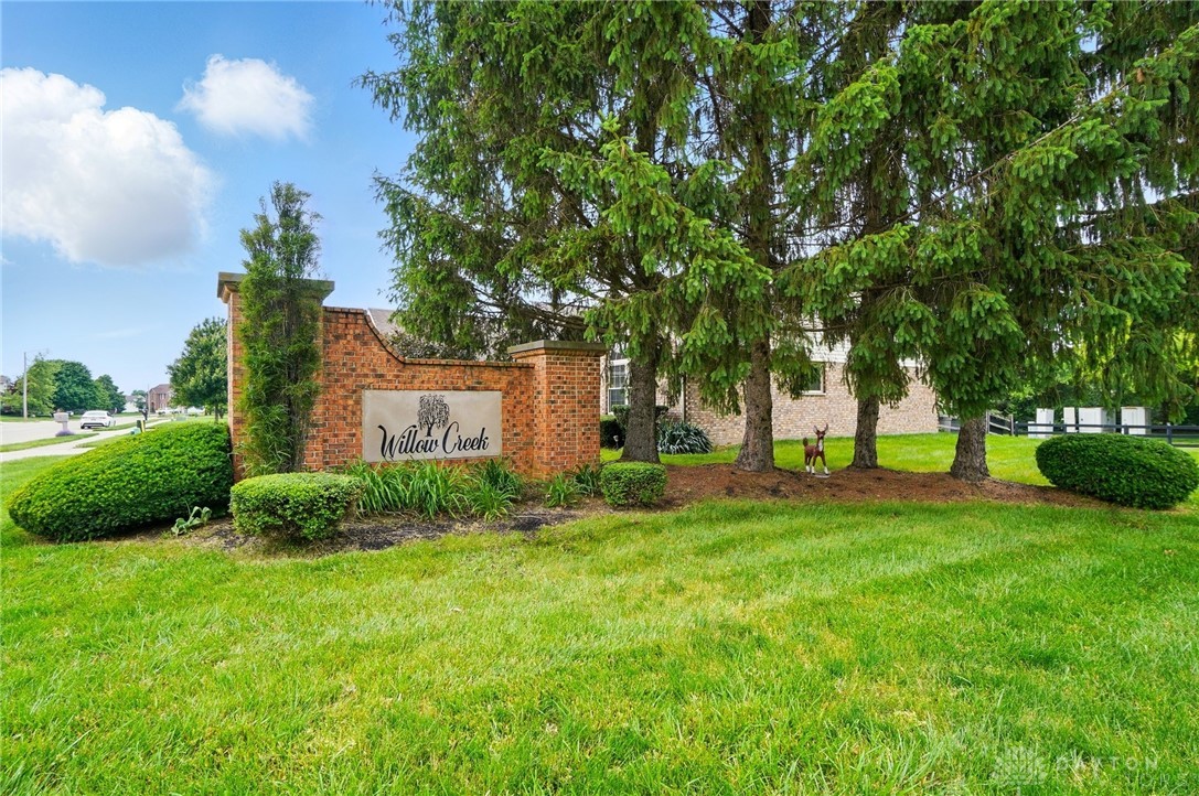 865 Willow Creek Way, Troy, Ohio image 6
