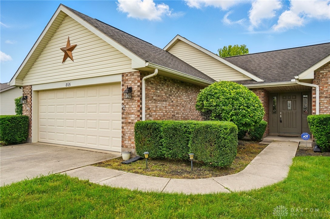 865 Willow Creek Way, Troy, Ohio image 4