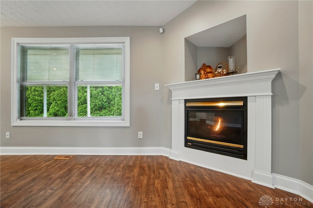 865 Willow Creek Way, Troy, Ohio image 12