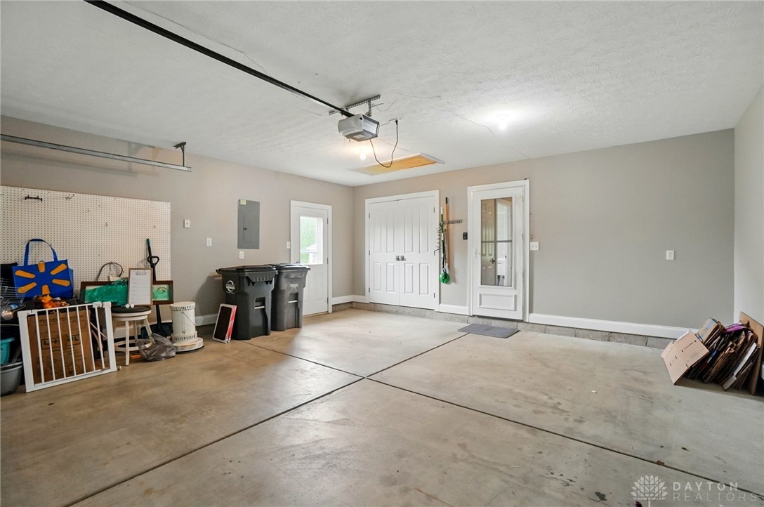 865 Willow Creek Way, Troy, Ohio image 43