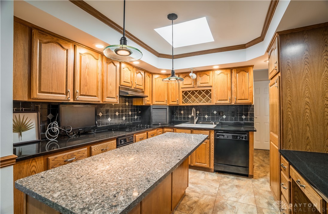 758 Cransberry Drive, Dayton, Ohio image 3