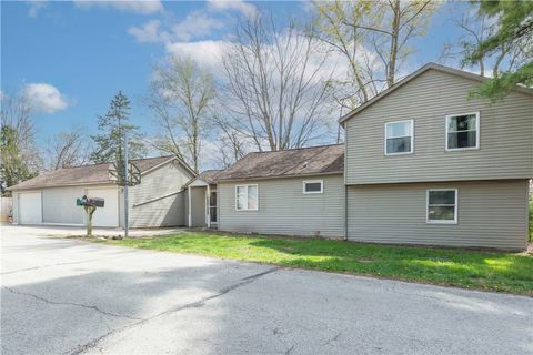 Photo of 1129 N Middle Drive, Greenville, OH 45331 (MLS # 956400)