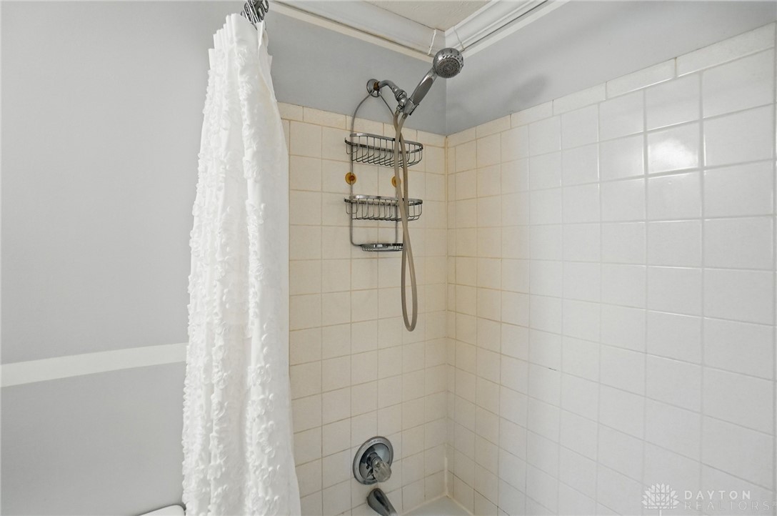 11651 Montvale Drive, Colerain Township, Ohio image 35