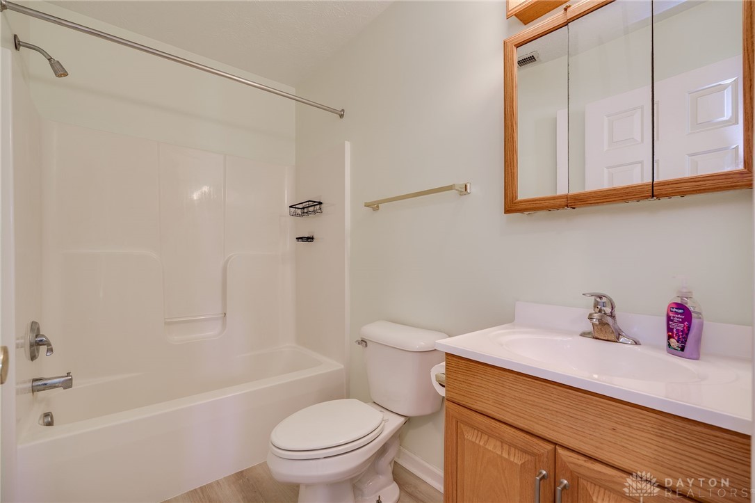 110 Parkview Drive, New Lebanon, Ohio image 19