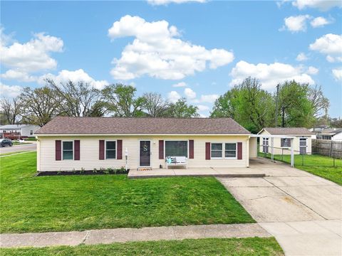 Photo of 705 Julia Drive, Franklin, OH 45005 (MLS # 956337)
