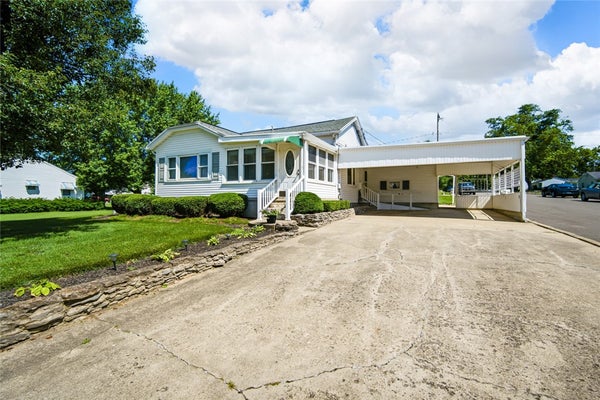 501 W CENTER ST, FARMERSVILLE, OH 45325 - Image ceb92e603b92496593040f5ce4ffd717/3659143377