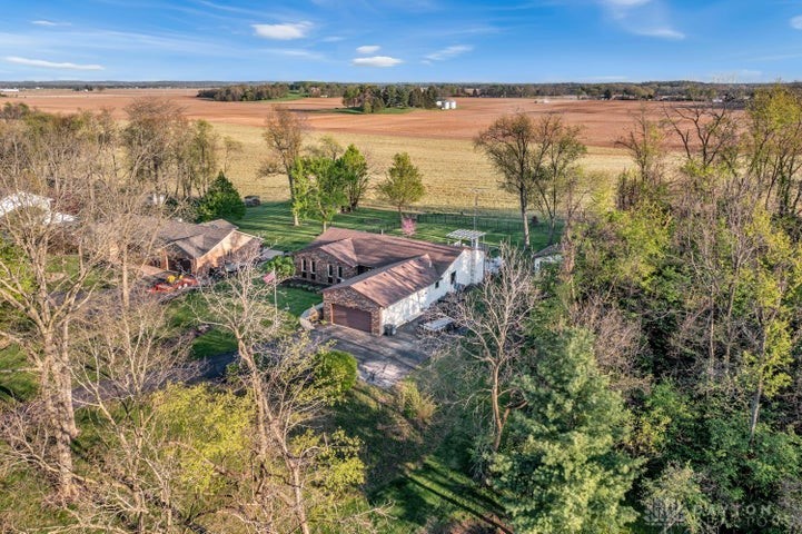 4159 Briarwood Drive, Urbana, Ohio image 3