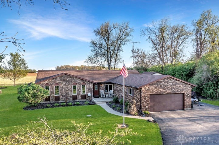 4159 Briarwood Drive, Urbana, Ohio image 1