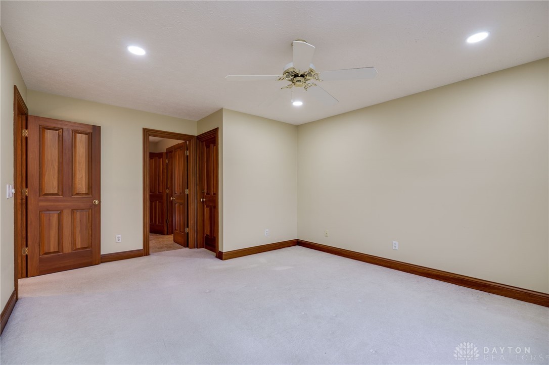1656 Fox Trail, Bellbrook, Ohio image 49