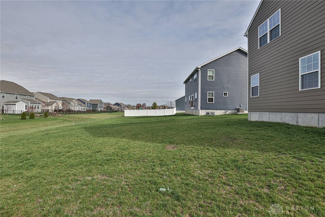 437 Sydney Drive, Tipp City, Ohio image 39