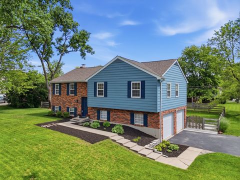 Photo of 211 Washington Way, Mason, OH 45040 (MLS # 959451)