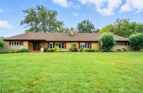 Photo of 1398 Colonial Drive, Green Twp, OH 45238 (MLS # 944832)