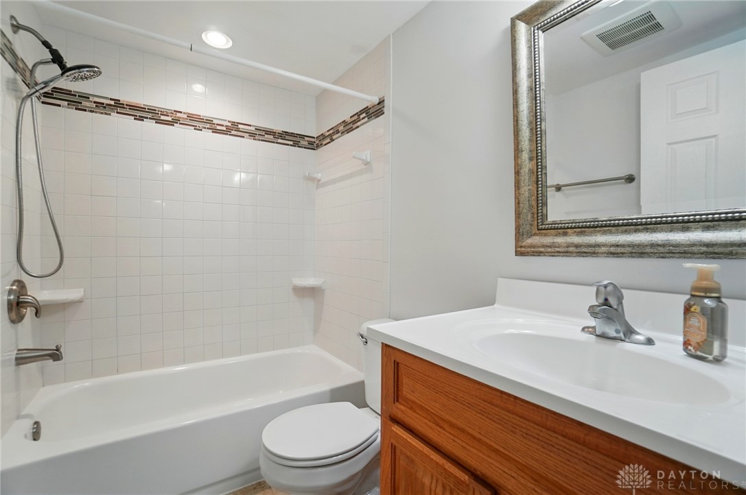 11124 Knoxville Road, Mechanicsburg, Ohio image 34