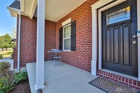 Tiny photo for 1354 Alexander Drive, Hamilton, OH 45013 (MLS # 945301)