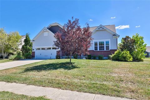 Tiny photo for 1354 Alexander Drive, Hamilton, OH 45013 (MLS # 945301)