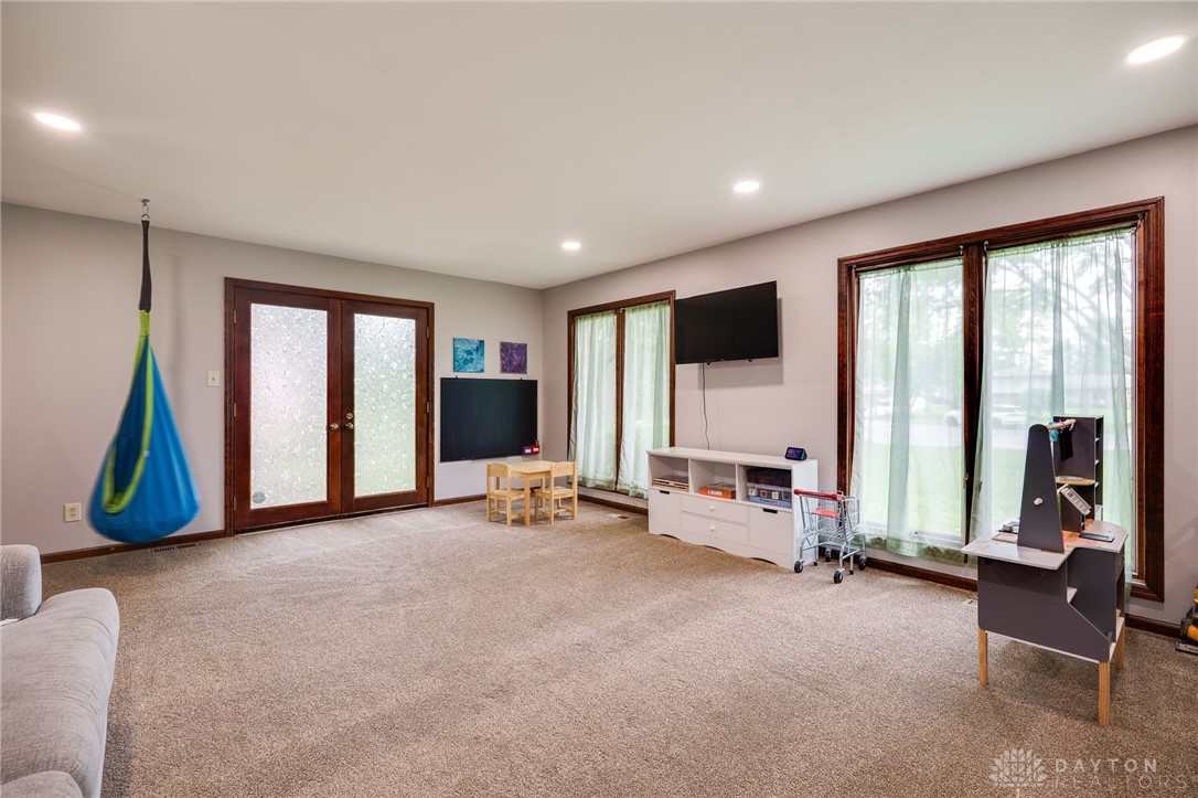 1077 Pine Meadow Terrace, Dayton, Ohio image 16