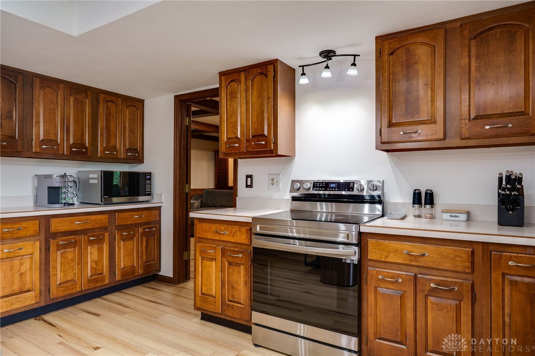1077 Pine Meadow Terrace, Dayton, Ohio image 35