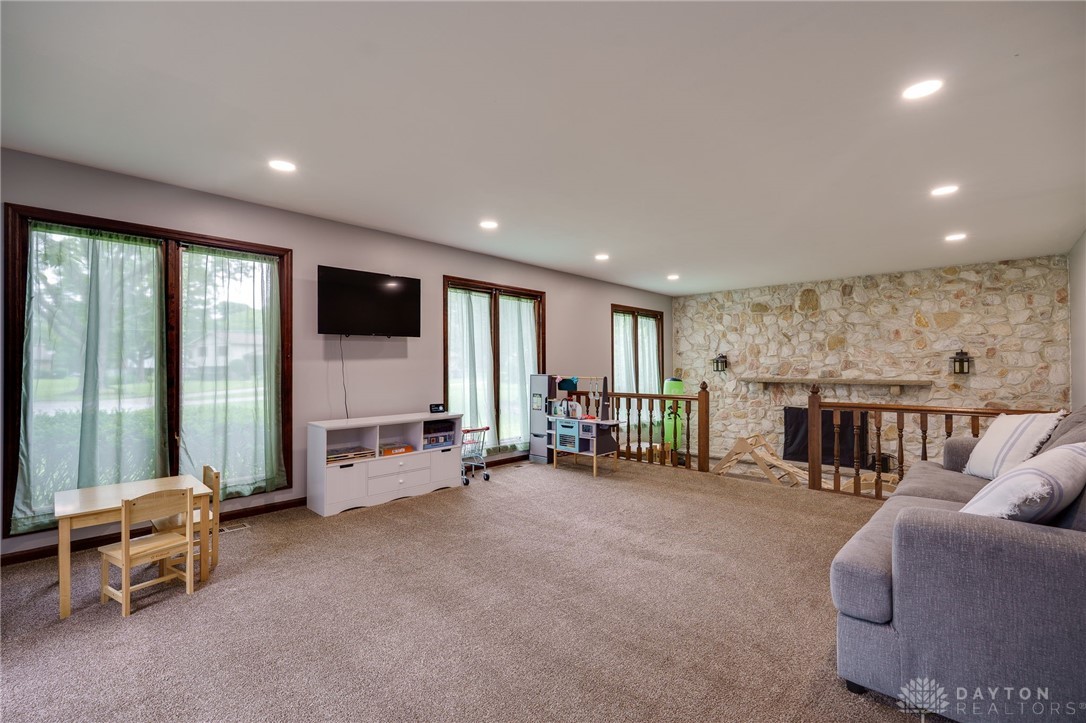 1077 Pine Meadow Terrace, Dayton, Ohio image 14