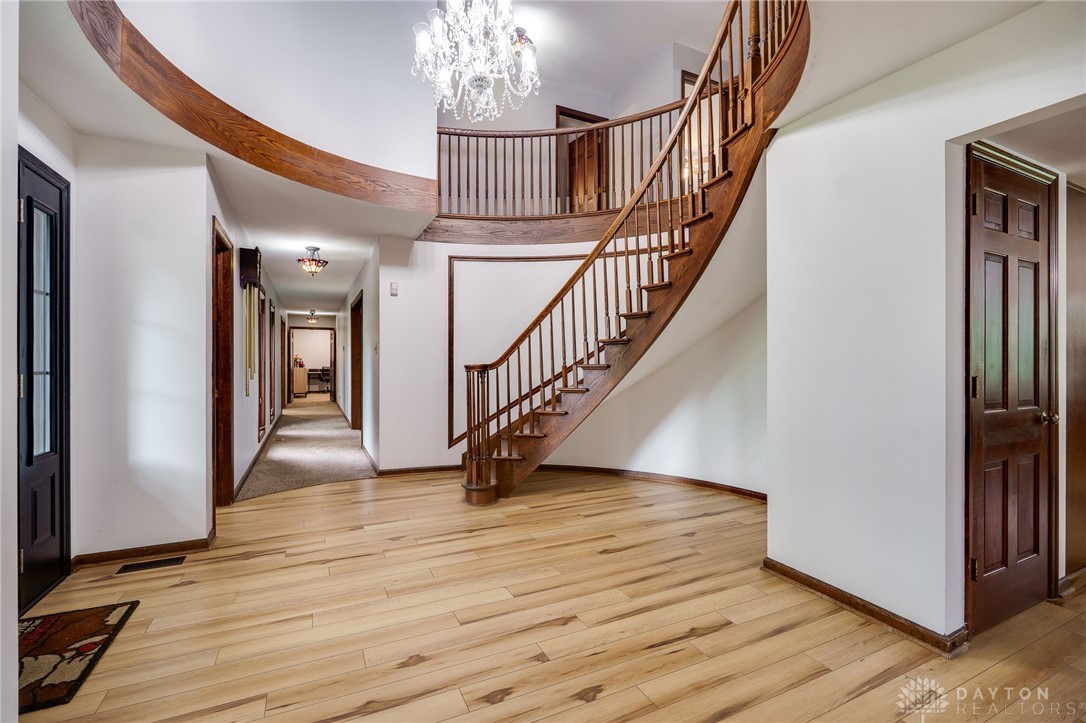 1077 Pine Meadow Terrace, Dayton, Ohio image 9